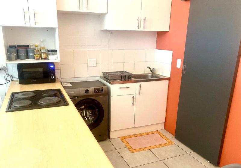 To Let 1 Bedroom Property for Rent in Wynberg Western Cape